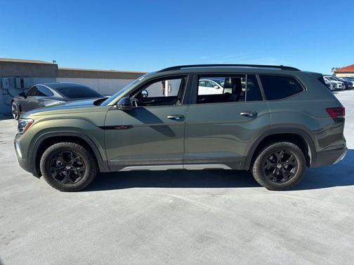 2024 Volkswagen Atlas 2.0T Peak Edition SE w/Technology