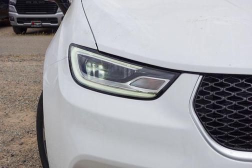 2025 Chrysler Pacifica Hybrid Pinnacle