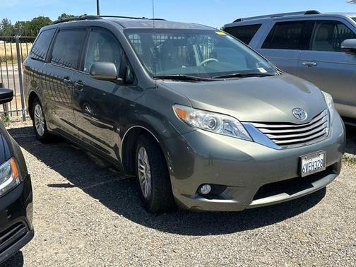 2012 Toyota Sienna XLE