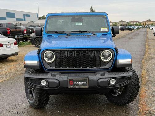 Hydro Blue Pearlcoat 2026 Jeep Gladiator Sport