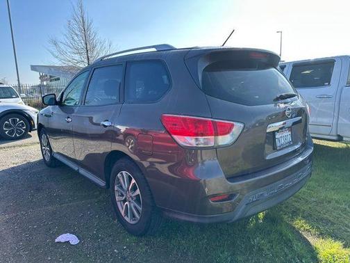 2015 Nissan Pathfinder S