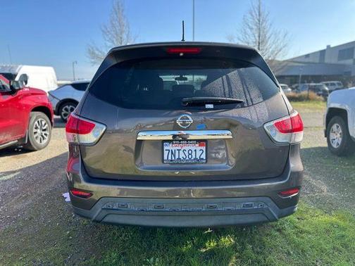 2015 Nissan Pathfinder S