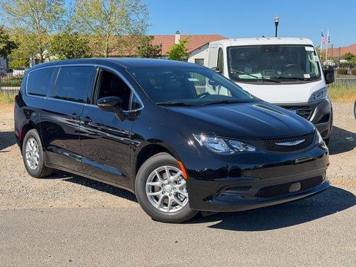 Diamond Black 2026 Chrysler Voyager LX