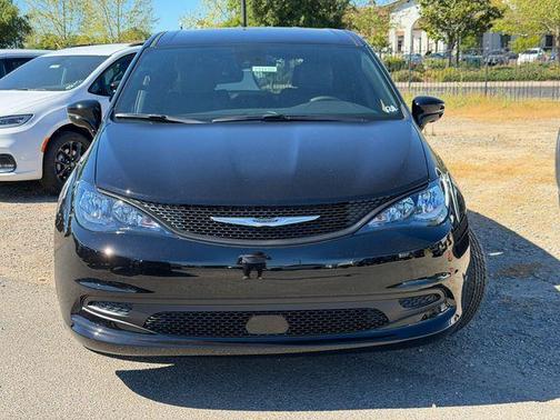 Diamond Black 2026 Chrysler Voyager LX