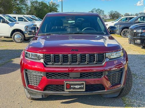 2026 Jeep Grand Cherokee Laredo