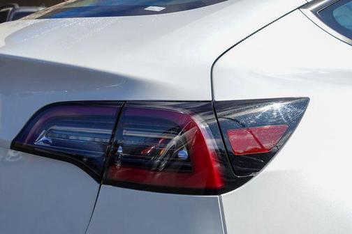 2022 Tesla Model 3 Base