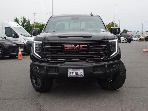 Onyx Black 2023 GMC Sierra 1500 AT4X