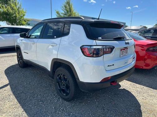 Bright White Clearcoat 2024 Jeep Compass Trailhawk