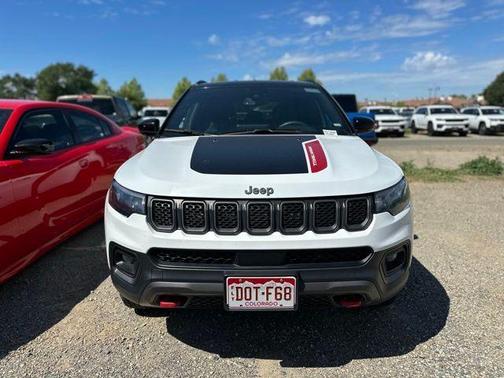 Bright White Clearcoat 2024 Jeep Compass Trailhawk