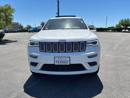 Ivory 2018 Jeep Grand Cherokee Summit