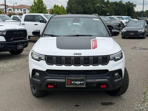 Bright White Clearcoat 2026 Jeep Compass Trailhawk