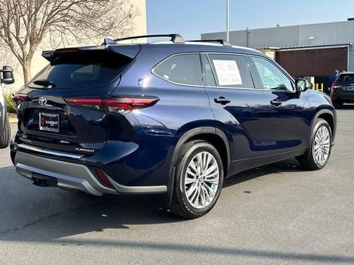 2024 Toyota Highlander Platinum