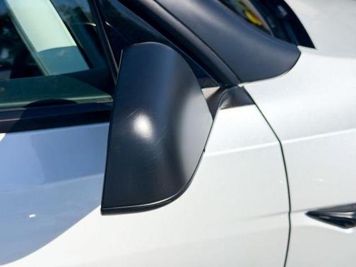 2024 Tesla Model Y Performance