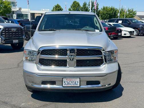 Bright Silver Clearcoat Metallic 2017 RAM 1500 SLT