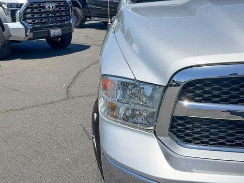 Bright Silver Clearcoat Metallic 2017 RAM 1500 SLT
