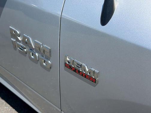 Bright Silver Clearcoat Metallic 2017 RAM 1500 SLT