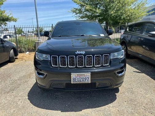 Diamond Black 2018 Jeep Grand Cherokee Laredo
