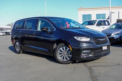 2024 Chrysler Pacifica Hybrid Select