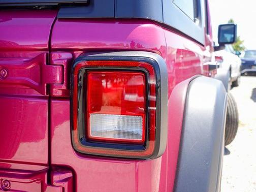 Tuscadero Pearlcoat 2026 Jeep Wrangler Sport