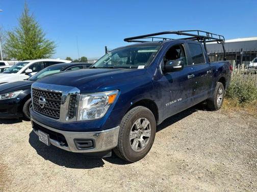 2018 Nissan Titan SV