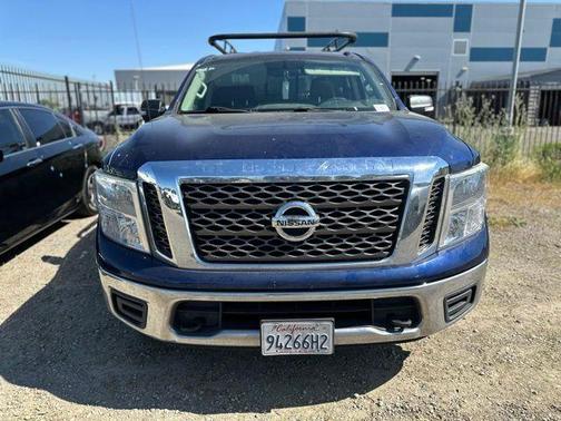 2018 Nissan Titan SV