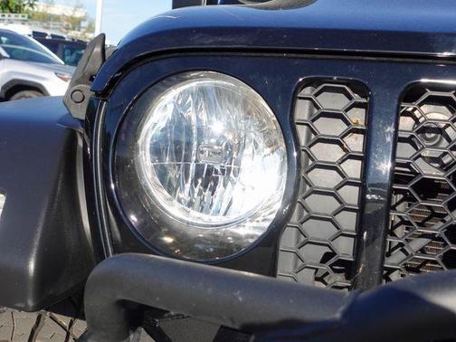 Black Clearcoat 2020 Jeep Gladiator Sport