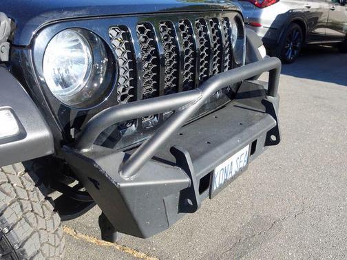 Black Clearcoat 2020 Jeep Gladiator Sport