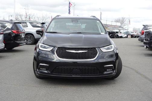 2022 Chrysler Pacifica Touring-L