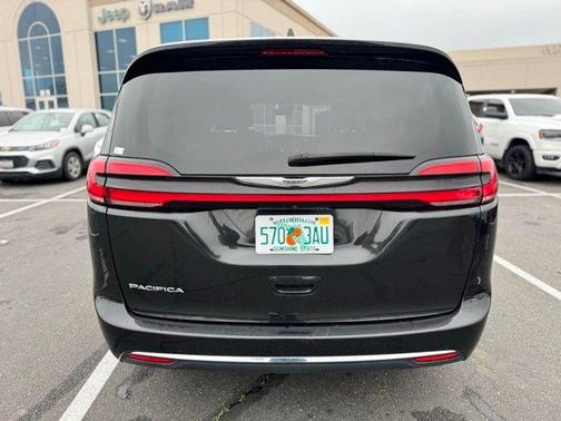 2022 Chrysler Pacifica Touring-L