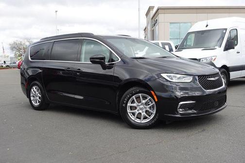 2022 Chrysler Pacifica Touring-L