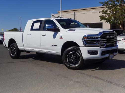Bright White Clearcoat 2025 RAM 2500 Laramie