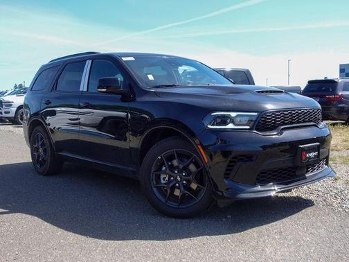 DB Black Crystal Clearcoat 2026 Dodge Durango GT Plus HEMI V8
