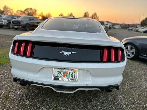 2017 Ford Mustang EcoBoost Premium