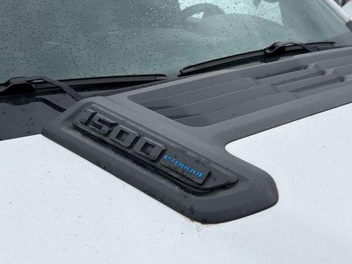 Bright White Clearcoat 2026 RAM 1500 Express