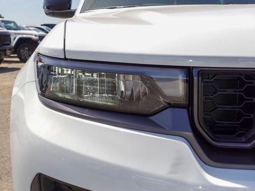 Bright White Clearcoat 2026 Jeep Grand Cherokee L Laredo