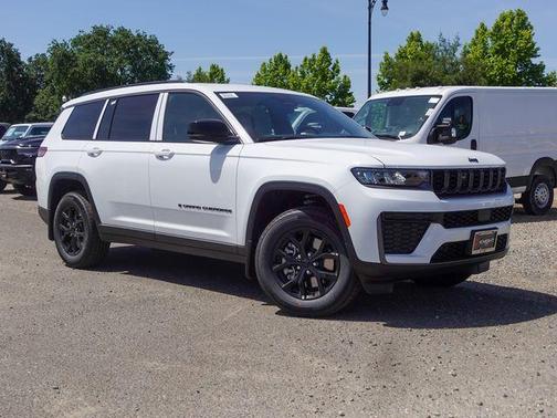 Bright White Clearcoat 2026 Jeep Grand Cherokee L Laredo