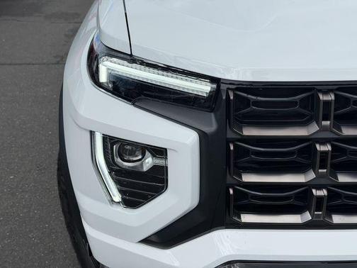 2024 GMC Canyon AT4X