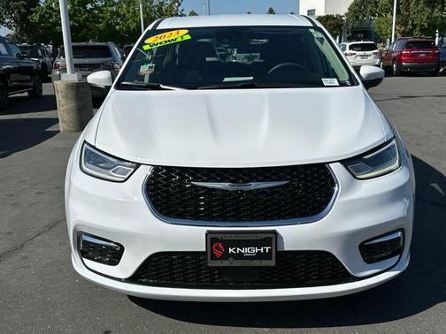 2023 Chrysler Pacifica Touring-L