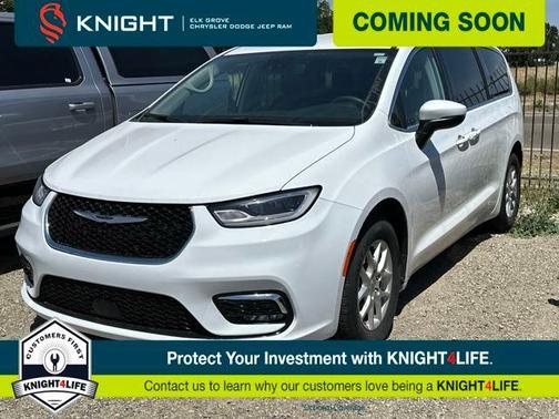 2023 Chrysler Pacifica Touring-L