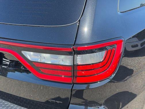 DB Black Crystal Clearcoat 2026 Dodge Durango GT