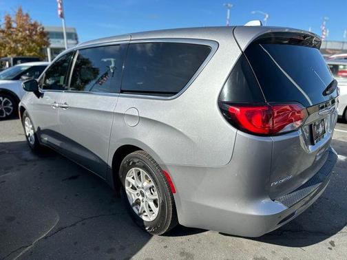 2018 Chrysler Pacifica Touring-L