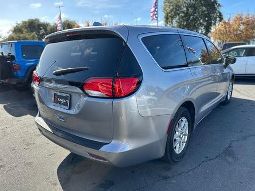 2018 Chrysler Pacifica Touring-L