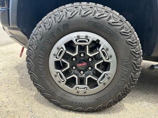 2023 GMC Canyon AT4X