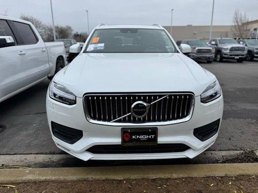 2021 Volvo XC90 T6 Momentum 7 Passenger