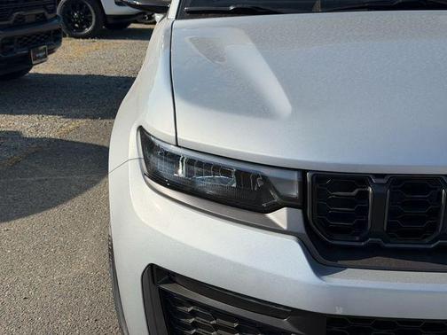 Silver Zynith 2026 Jeep Grand Cherokee L Limited