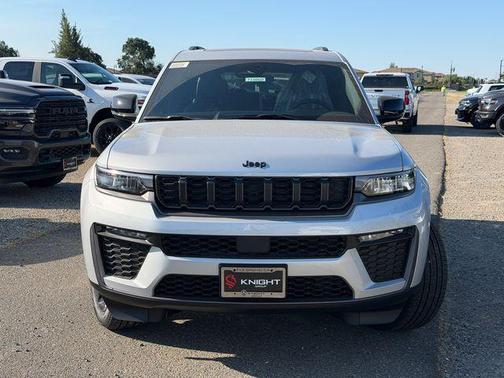 Silver Zynith 2026 Jeep Grand Cherokee L Limited
