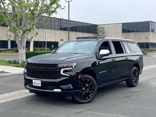 Black 2024 Chevrolet Suburban Premier