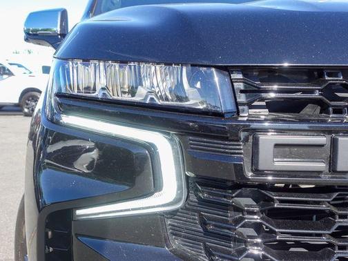 Black 2024 Chevrolet Suburban Premier