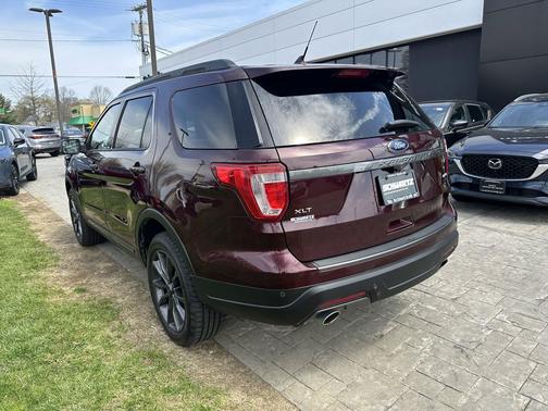 Burgundy Velvet Metallic Tinted Clearcoat 2018 Ford Explorer XLT