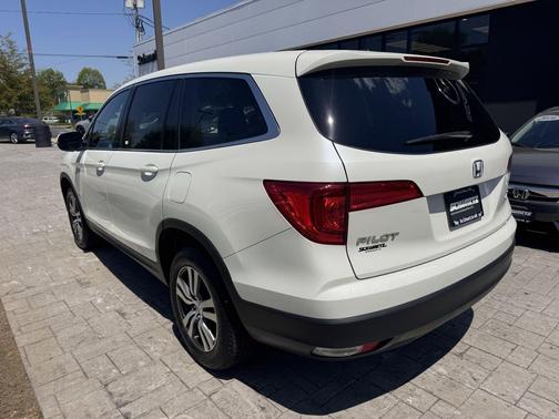 White Diamond Pearl 2018 Honda Pilot EX